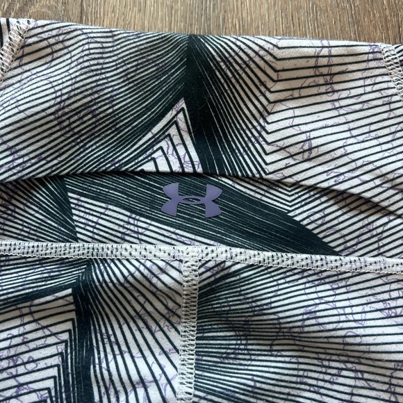 Under Armour leggings purple and black print - Picture 7 of 7